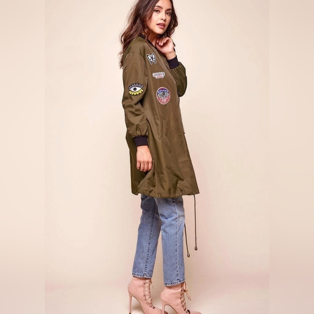 ROMEO + JULIET COUTURE Gren Olive  bomber jacket with patches EUC Size S